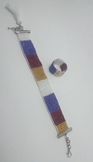 Pulsera y anillo blanco azul rojo y dorado con borla 5