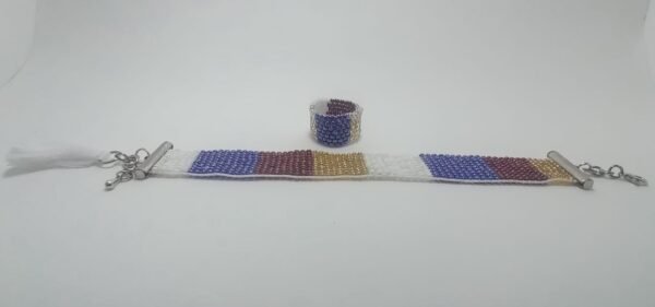 Pulsera y anillo blanco azul rojo y dorado con borla 7