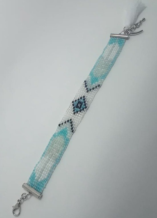 Pulsera Alma Celeste colores celeste negro y blanco y metal 3