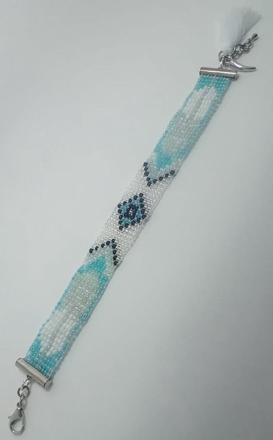 Pulsera Alma Celeste colores celeste negro y blanco y metal 7