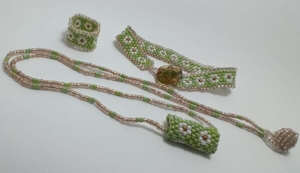 Pulsera collar y anillo flor verde