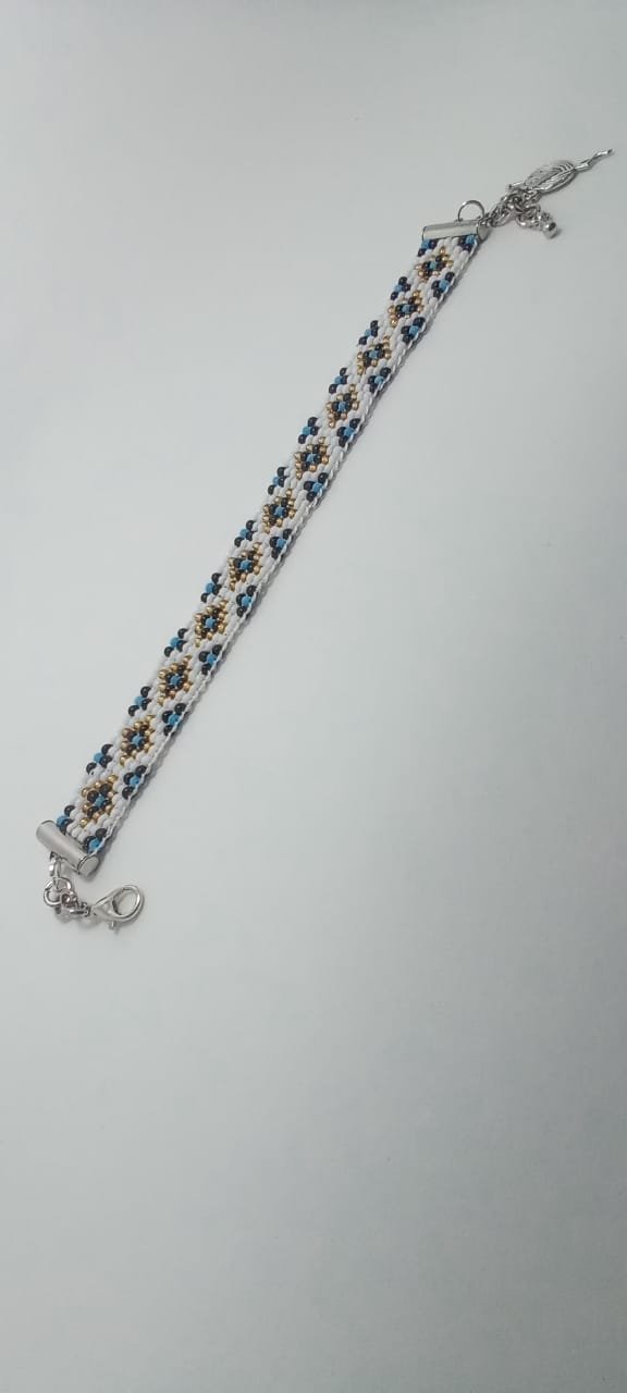 Trenzas del Alba pulsera tejida a mano con delicadeza y precisión 2